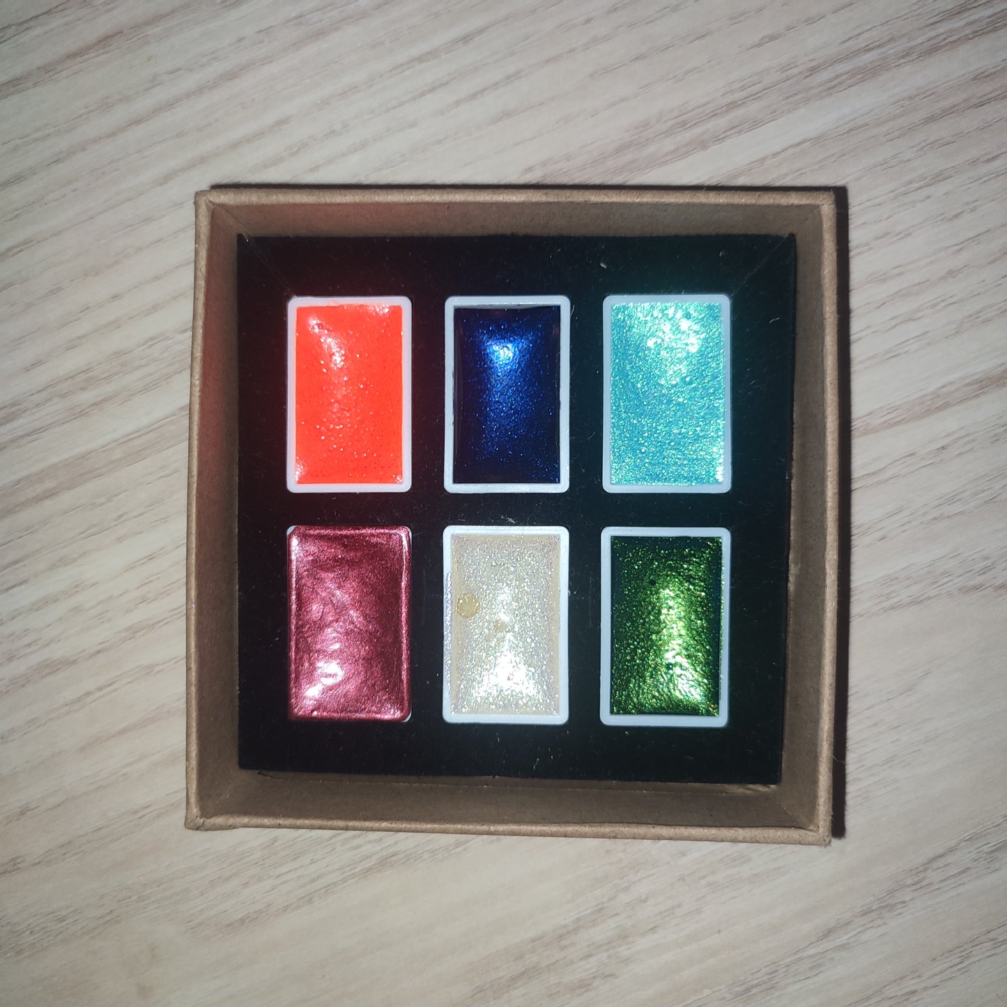 Box mystères - 6 couleurs aléatoires, unique et exclusives