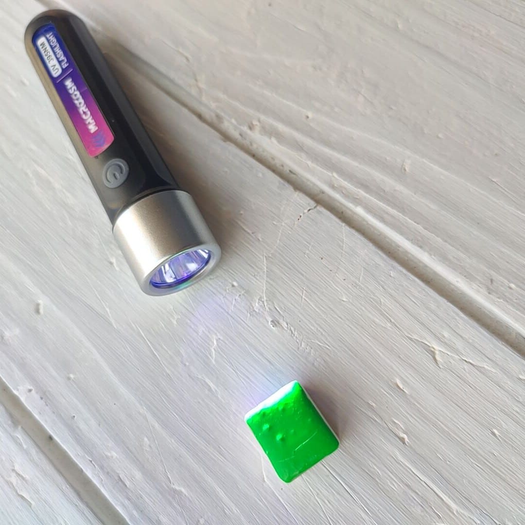 Lampe UV révélatrice de couleurs