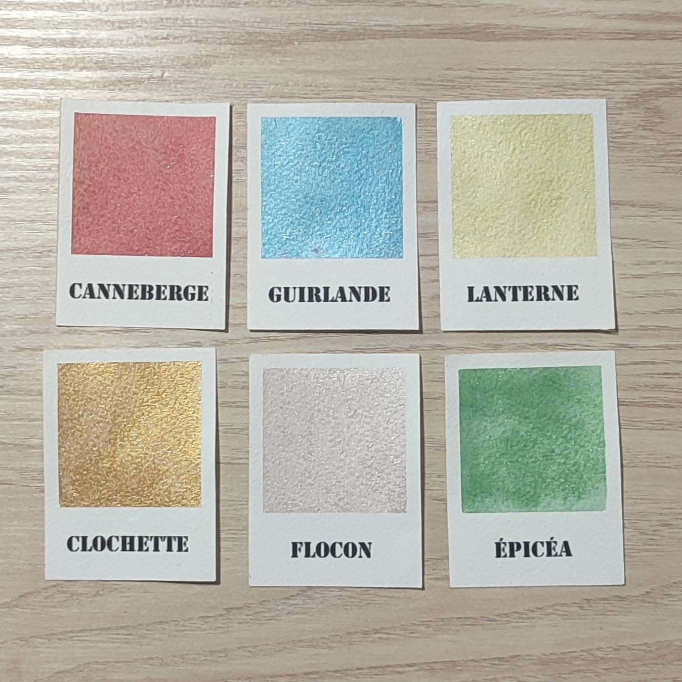 Clochette "Mon beau sapin" Aquarelle Artisanale Irisée Pailletée Végane Éco-responsable et Solidaire