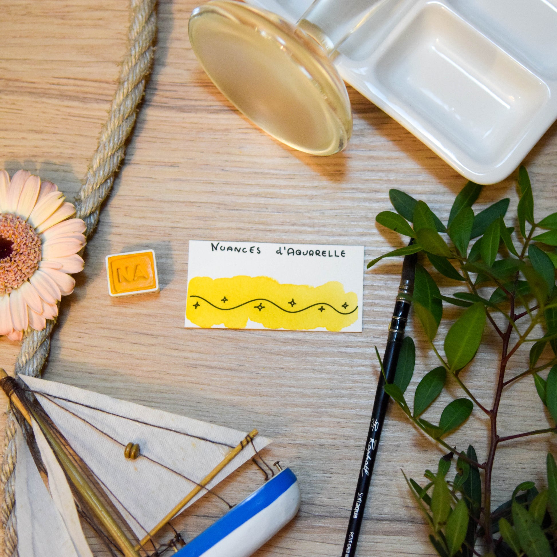 Aquarelle artisanale extra-fine végane eco-responsable et solidaire en demi-godet couleur Jaune Tropique