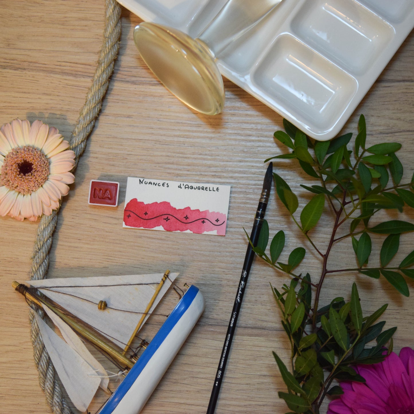 Aquarelle artisanale extra-fine végane eco-responsable et solidaire en demi-godet couleur Rouge Pivoine